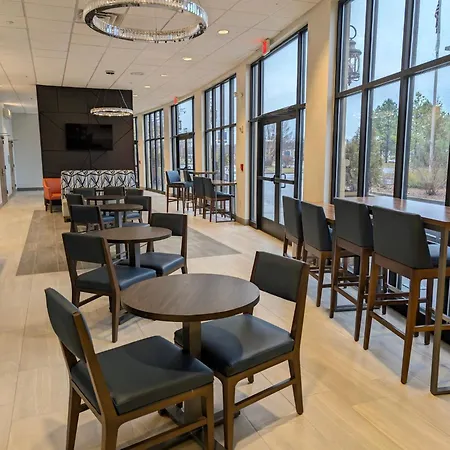 Holiday Inn Express & Suites Carbondale - University Area